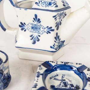Lote de 5 Adornos Cerámicos Estilo Delft, Incluye Regadera y Zuecos - imagen 2