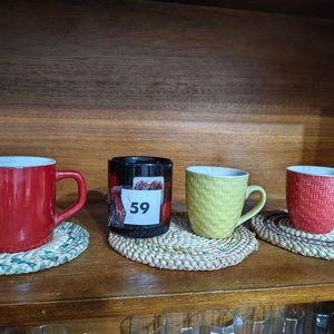 Lote de Tazas Variadas con Diseños Florales y Geométricos - imagen 8