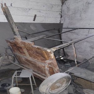 Lote anterior: Carro de Carga Metálico con Ruedas y Detalles