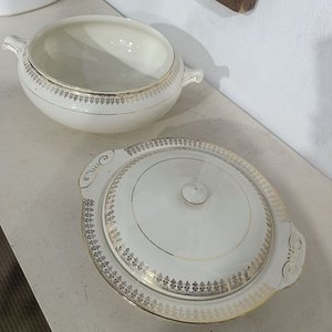 Guisera y Sopera Loza Inglesa "Crown Clarence" con Detalles Dorados - imagen 1