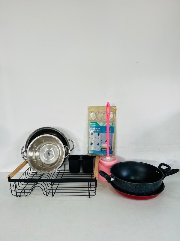 Lote de Utensilios de Cocina y Hogar: Escurridor, Sartén, Olla y Cortina de Baño - imagen 1