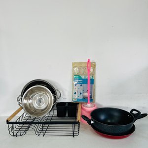 Lote anterior: Lote de Utensilios de Cocina y Hogar: Escurridor, Sartén, Olla y Cortina de Baño