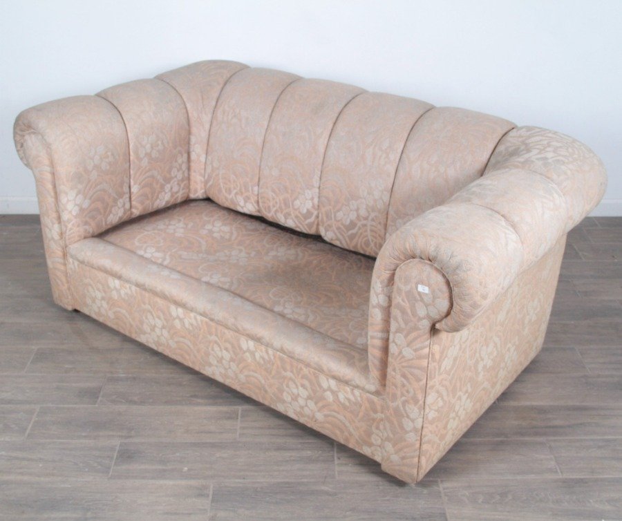Sofá de 2 cuerpos estilo Chesterfield tapizado en tela - imagen 5
