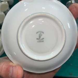Juego de Té de Porcelana Blanca con Flores: Azucarero, Lechera, Tetera y 6 Tazas con Platos - imagen 1