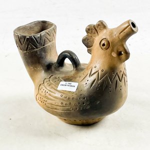Jarra Decorativa de Cerámica con Forma de Gallina - imagen 1
