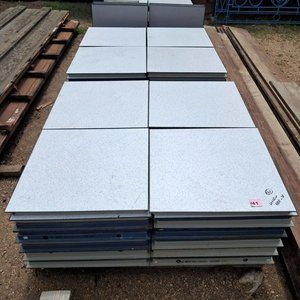 Lote siguiente: Piso Técnico Metálico 34 m² - 95 Piezas 60x60 cm