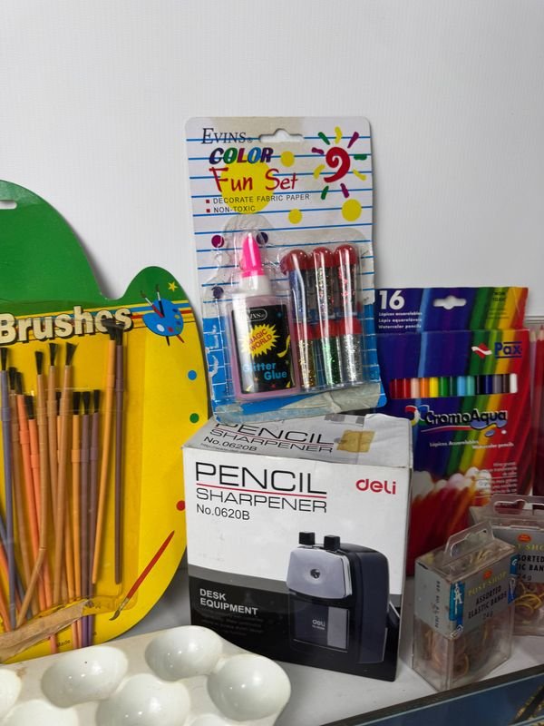 Gran lote de papelería, nuevos y algunos usados - imagen 4