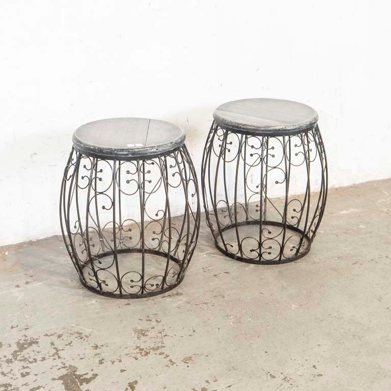 Lote anterior: Taburetes rústicos con forma de barril