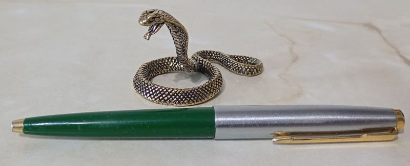 Lote siguiente: Figura de Cobra en Bronce Miniatura Decorativa