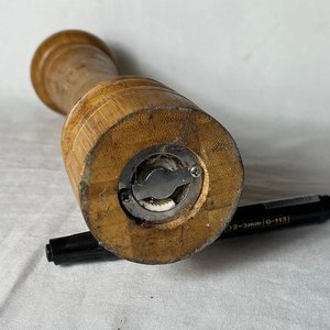 Pimentero de Madera Grande con Mecanismo Metálico - imagen 5