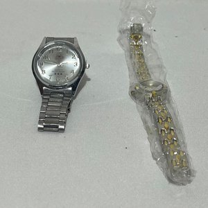 Lote anterior: Par de Relojes de Pulsera: Dama y Caballero, Nuevos