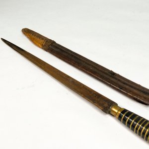 Daga Antigua con Cabo de Bronce y Piedra, Hoja de 35 cm con Vaina de Cuero - imagen 3