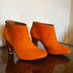 Botita Corta Naranja Gamuza Taco Animal Print Talle 37 - imagen 3