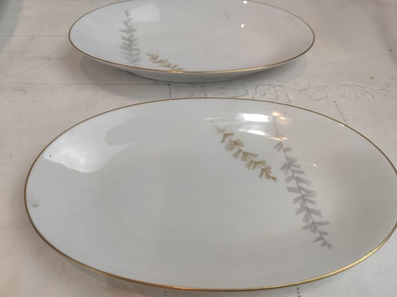 Platos de porcelana HUTSCHENREUTHER con diseño dorado - imagen 2