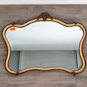 Espejo Estilo Francés Biselado con Marco Dorado y Detalle Ornamental - imagen 1