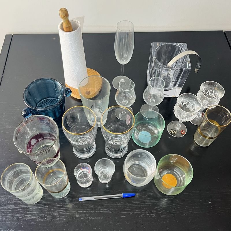 Colección de copas y vasos para bebidas - imagen 2