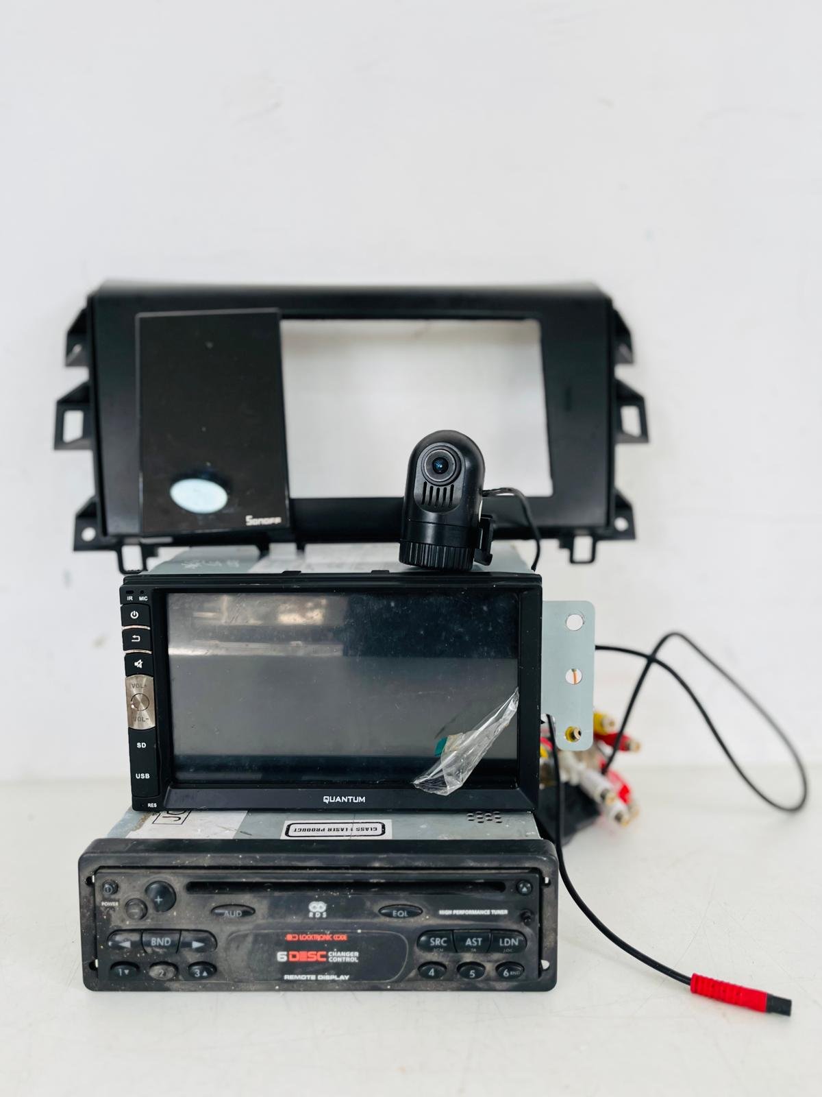 Pantalla y Radio para Auto Quantum con Cámara