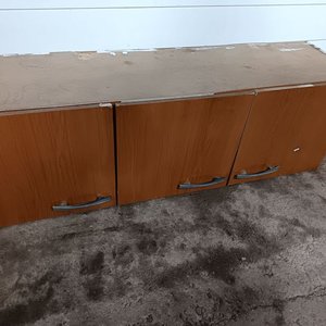 Mueble Aéreo de Madera con Tres Puertas - imagen 6