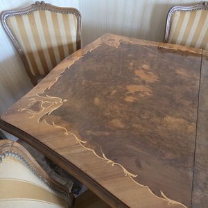 Juego de Comedor Francés Estilo Luis XV con Marquetería y Tapizado Rayado - imagen 3