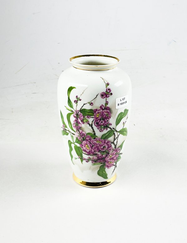 Lote siguiente: Florero en porcelana Limoges blanco floral de 19 cm