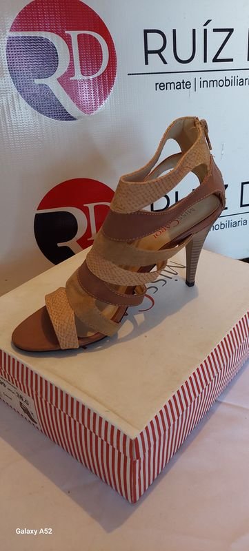 Zapatos de tacón alto en venta - imagen 2