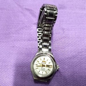 Lote anterior: Reloj Orient de Dama Plateado
