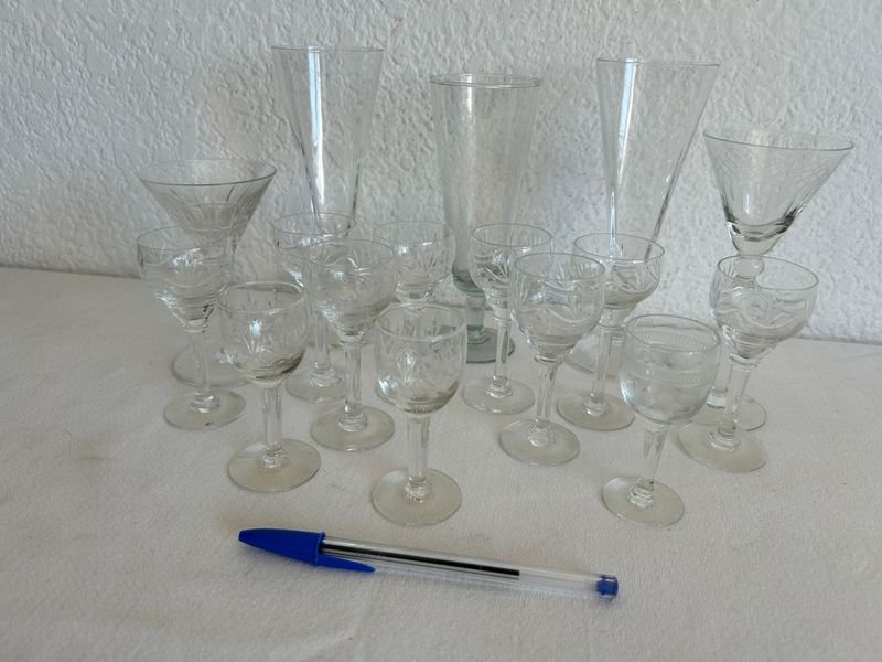Colección de copas y vasos en cristal y vidrio - imagen 3