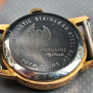 Reloj Mondaine de Luxe Dorado 17 Rubíes con Calendario y Malla Metálica - imagen 6