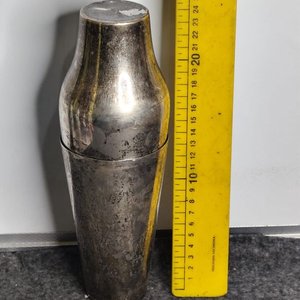 Lote anterior: Coctelera Antigua Bañada en Plata Casa Costa