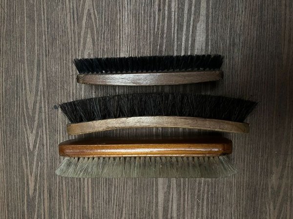 Cepillos de madera antiguos para ropa - imagen 1