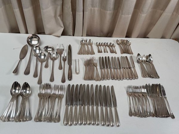 Gran Juego de Cubiertos Christofle de Metal Plateado