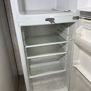 Heladera James con Freezer - imagen 3