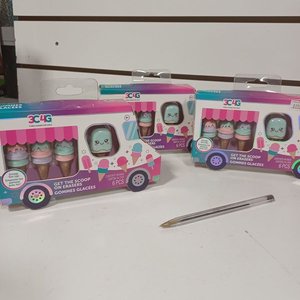 Set de Gomas de Borrar Camión de Helados "Make It Real" - imagen 5