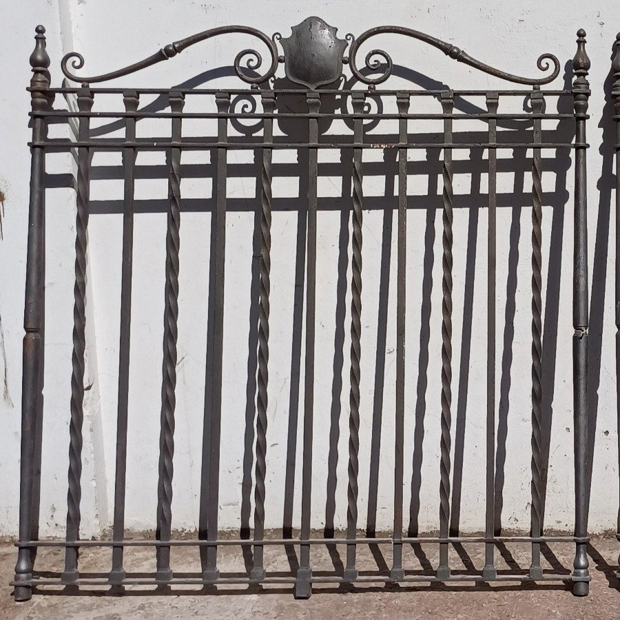 Puerta de hierro forjado antigua - imagen 2