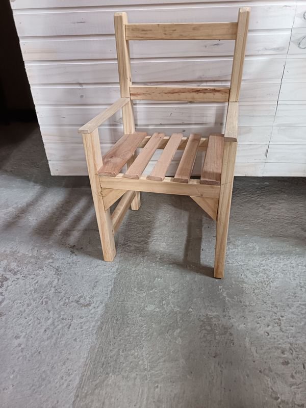 Sillita Infantil de Madera Natural