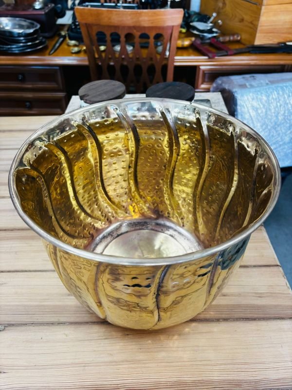 Macetero o olla en bronce sana para decoración - imagen 1