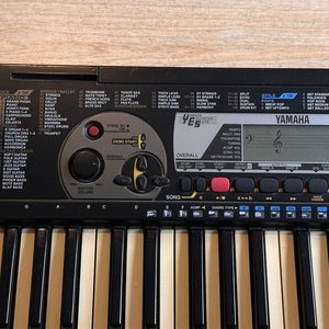 Teclado Yamaha PSR-79 con Transformador y Estuche - imagen 3