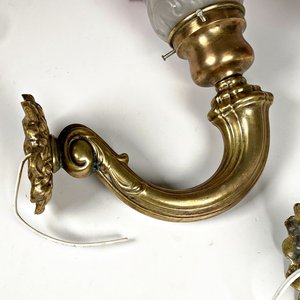 Par de Apliques de Bronce con Tulipán de Vidrio Rosa y Blanco - imagen 4