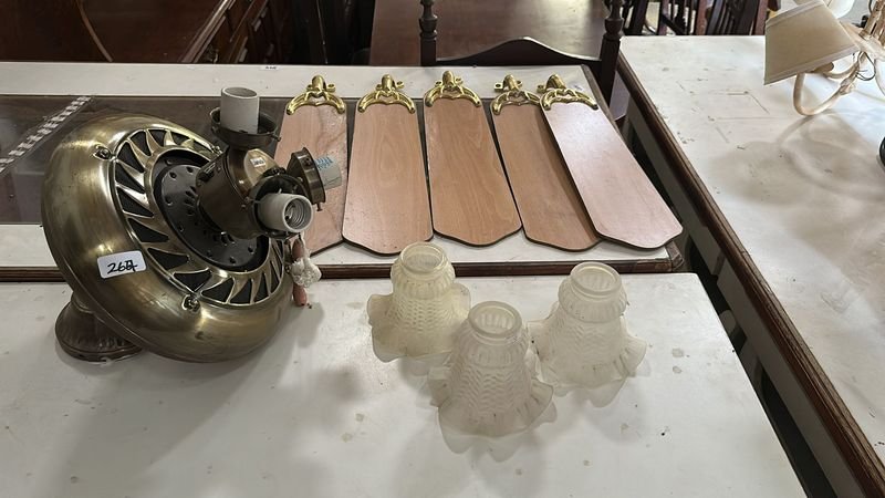 Ventilador de techo vintage con tres picos y lámparas - imagen 2