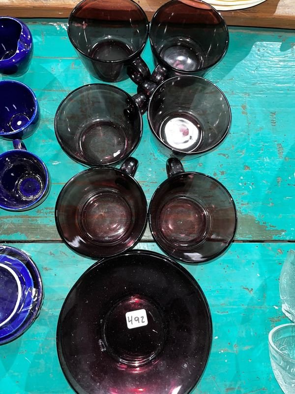 Juego de 6 Tazas con Plato de Vidrio Morado Oscuro
