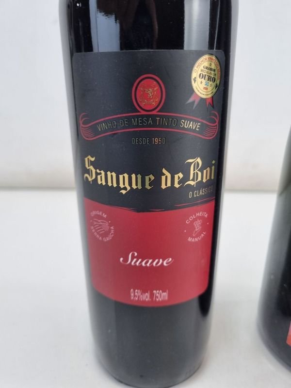 Botellas de vino y etiquetas - imagen 2