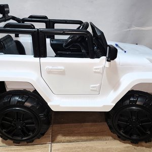 Jeep Eléctrico Infantil Recargable Blanco con Control Remoto y App - imagen 3