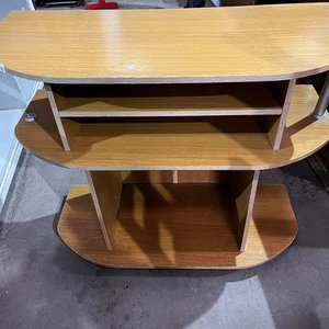 Lote anterior: Mueble Auxiliar para TV o Rack de Madera Claro
