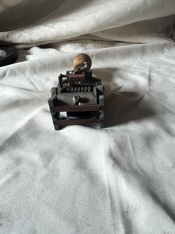 Numerador de hojas antiguo para venta - imagen 5