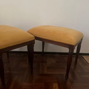 Par de Banquetas Estilo Sheraton Inglesas Tapizado Mostaza - imagen 3