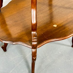 Mesa de Servicio Victoriana en Caoba con Estante y Tablero Ondulado - imagen 3
