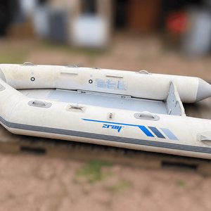 Lote anterior: Lote #092 – Bote inflable ZRAY-TM – no cuenta con documentación – 358x160x45cm