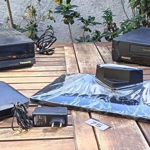 Equipos y accesorios audiovisuales: dos videograbadores sin controles Remotos y calbes Panasonic y Panavox / Dcodificador Digital con Transformador / Base de Televisor Nueva / Sin Probar - imagen 6