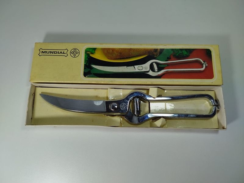 Tijeras de cortar pollo marca Mondial en metal - imagen 4