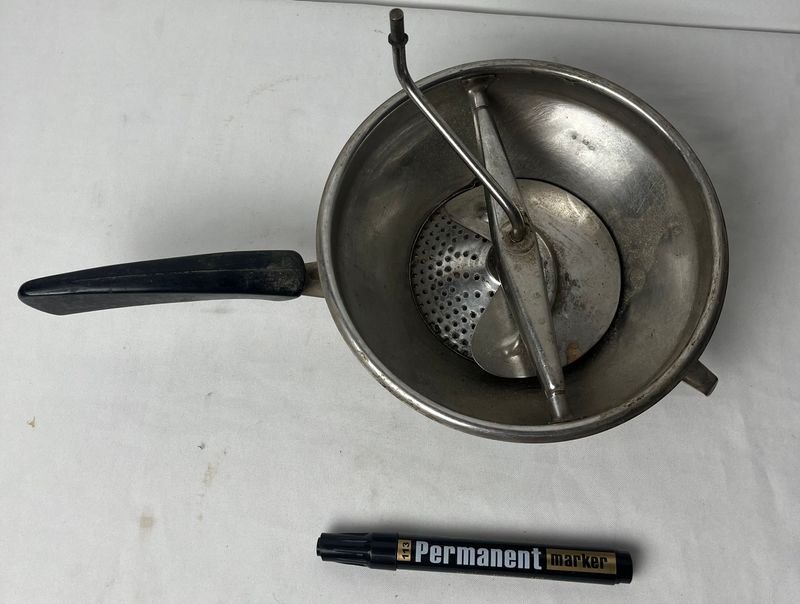 Molinillo para legumbres - Molinillo de metal antiguo - imagen 4